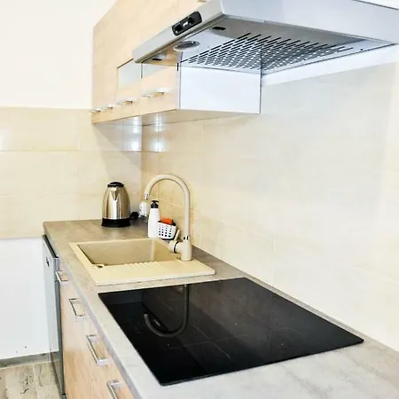 Ronus Pomorska 116 -bezplatny Parking *