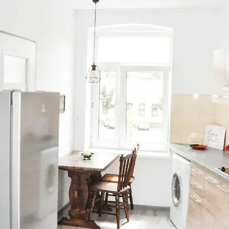 Ronus Pomorska 116 -bezplatny Parking Lodž