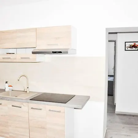 Ronus Pomorska 116 -bezplatny Parking