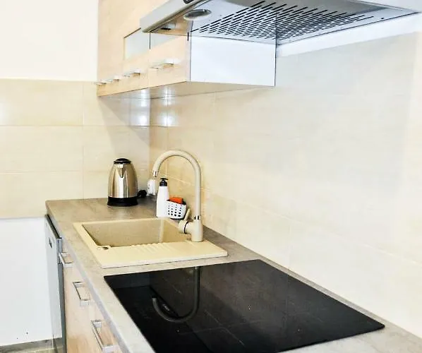 Ronus Pomorska 116 -bezplatny Parking *