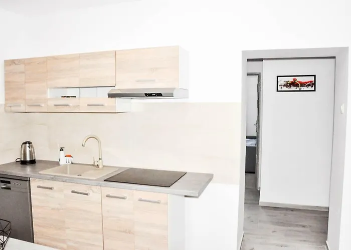 Ronus Pomorska 116 -bezplatny Parking